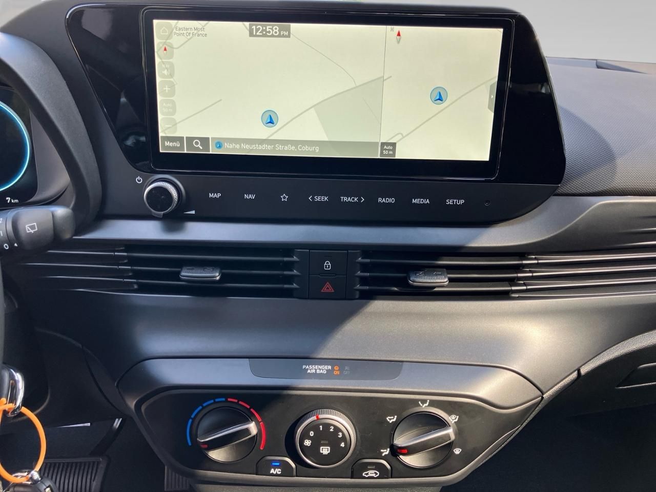 Fahrzeugabbildung Hyundai i20 TREND SHZ*LHZ*CARPLAY*NAVI*BOSE*LED