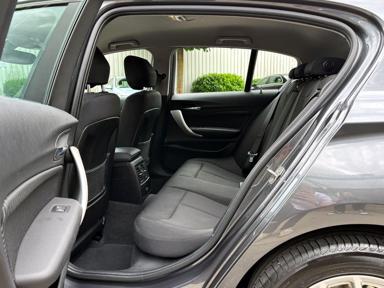 Fahrzeugabbildung BMW 118i Advantage Steptronic. ACC PDC NAV AHK SHZ