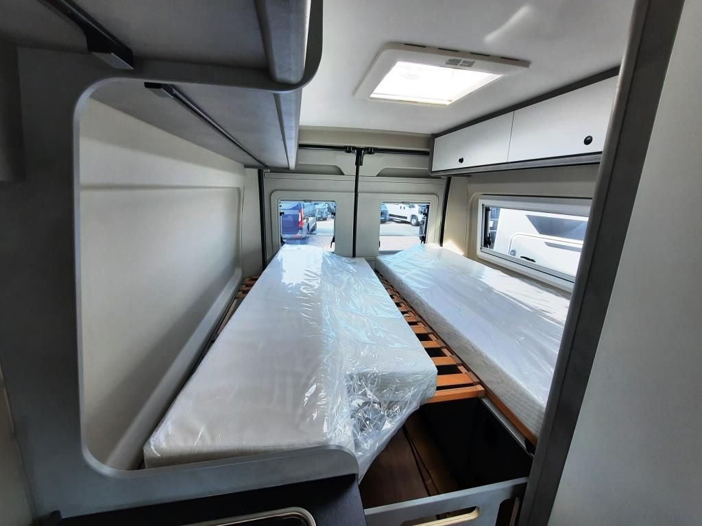 Fahrzeug Übersicht 11 Fahrzeugabbildung Crosscamp ADVTR 6.4 EF Verfüg./Sparen Sie 1.299,- €