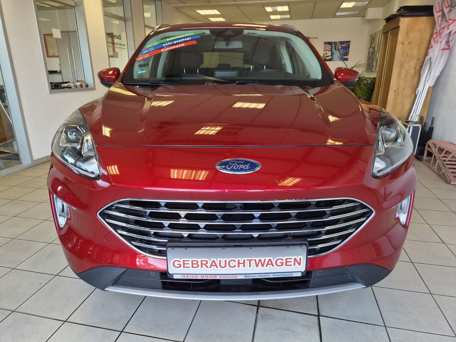 Fahrzeugabbildung Ford Kuga Plug-In Hybrid Titanium / SCHECKHEFT
