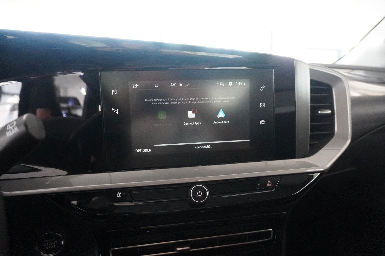 Fahrzeugabbildung Opel Mokka 1.2T ELEGANCE NAVI/LED/KAMERA/SH/SPORT/DAB