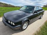 BMW 535i E34 - BMW 535 mit Benzin-Antrieb: Limousine, 535i E34