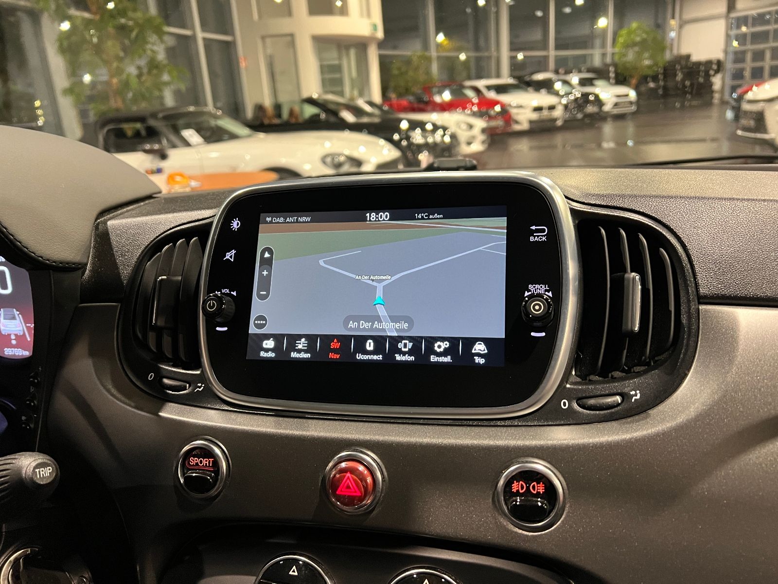 Fahrzeugabbildung Abarth 595C Pista KLIMA Navi CARPLAY PDC