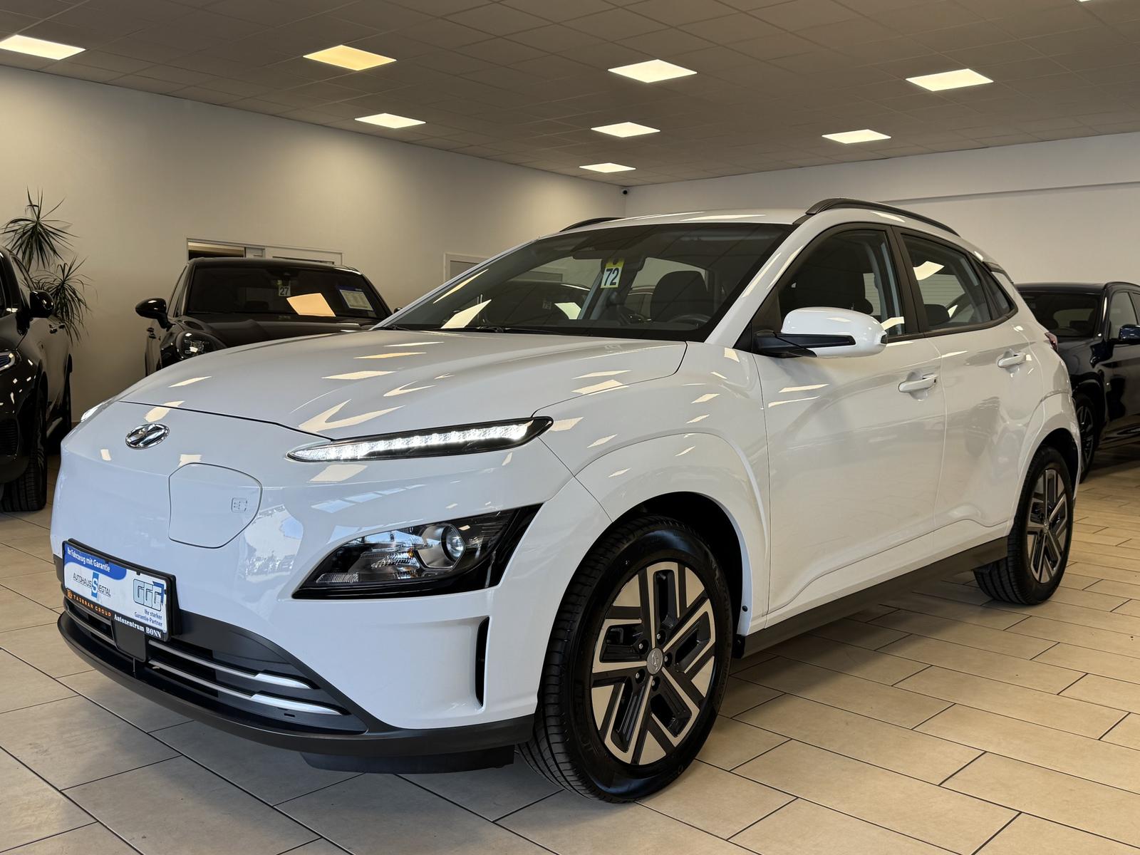 Hyundai KONA Kona Select R-Cam*PDC*W-Paket*ACC*Wi-Fi*CarPlay*