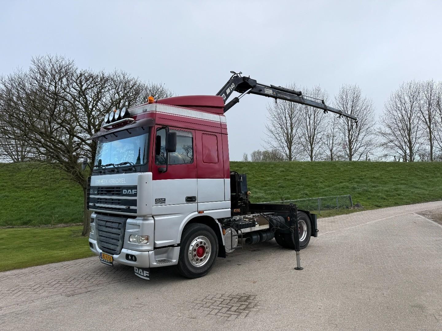 DAF XF 380 4x2-HIAB 140-Schaltgetriebe-NL LKW-Fernbe