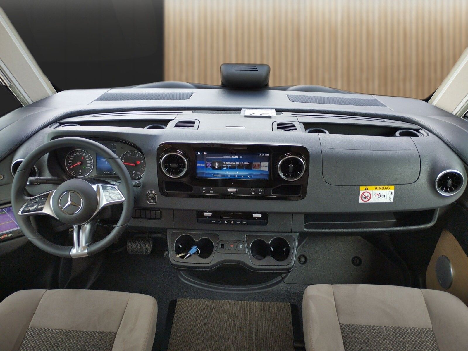 Fahrzeugabbildung Carthago C1-tourer I 143 KB LE comfort Mercedes