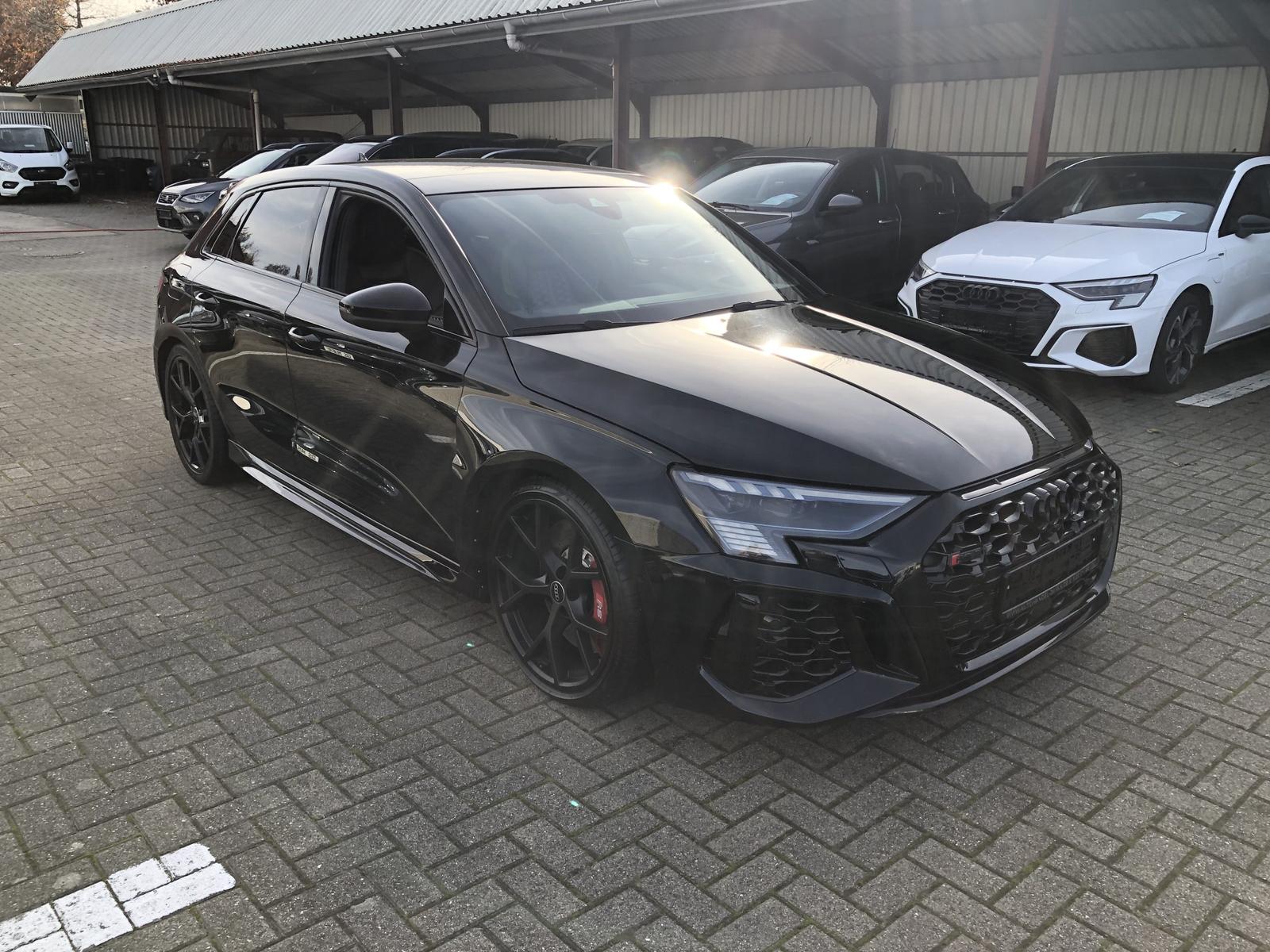 Audi RS3 Sportback Pano Matrix Head B&O Keyless