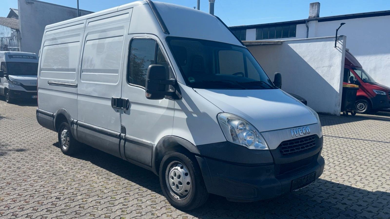 Iveco DAILY 35 S 13  lang + hoch  KLIMA + AHK 3,5 t