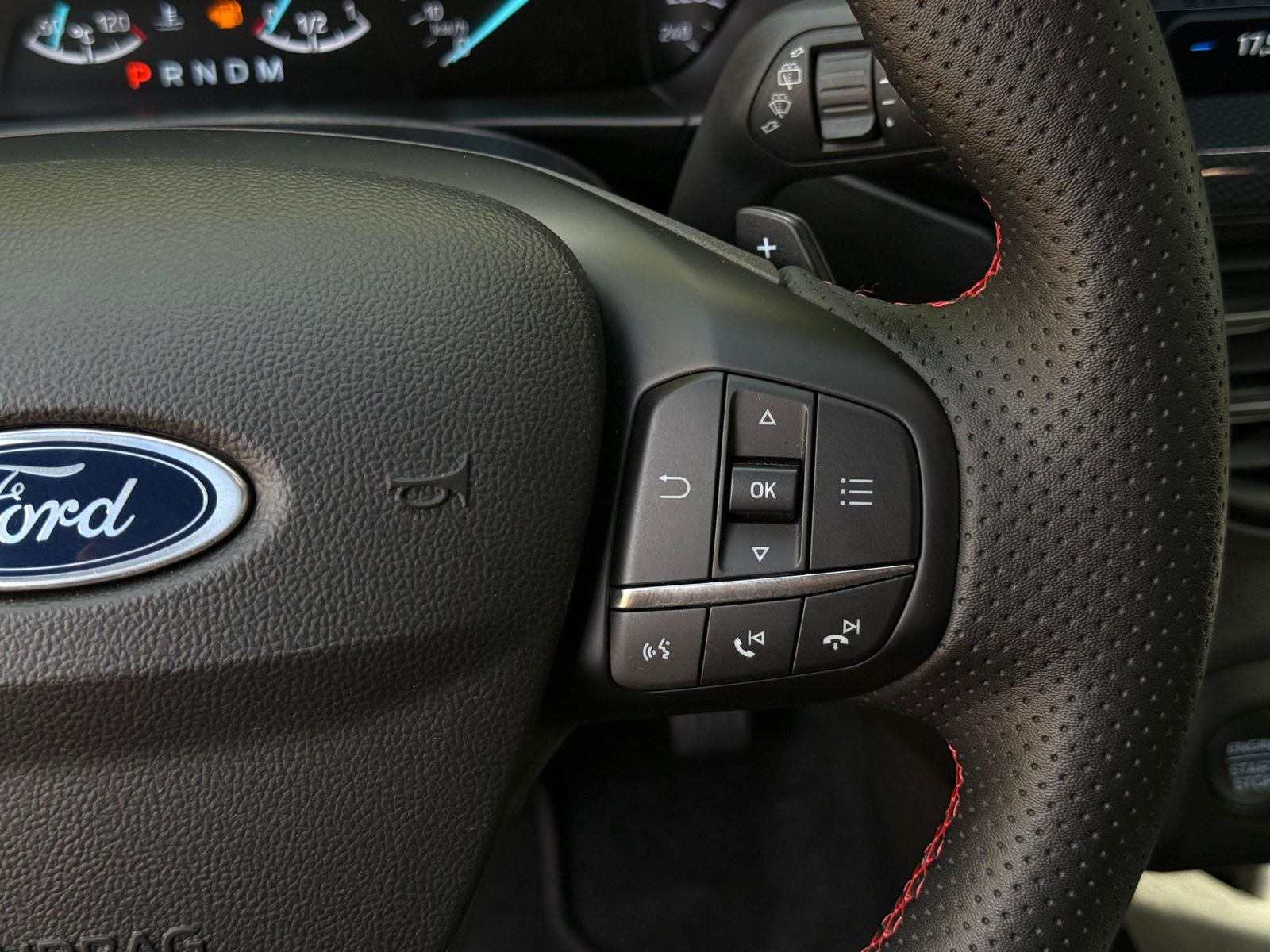 Fahrzeugabbildung Ford Focus 1.0EB ST-Line MATRIX+NAV+WINTER+CARP+SYNC4