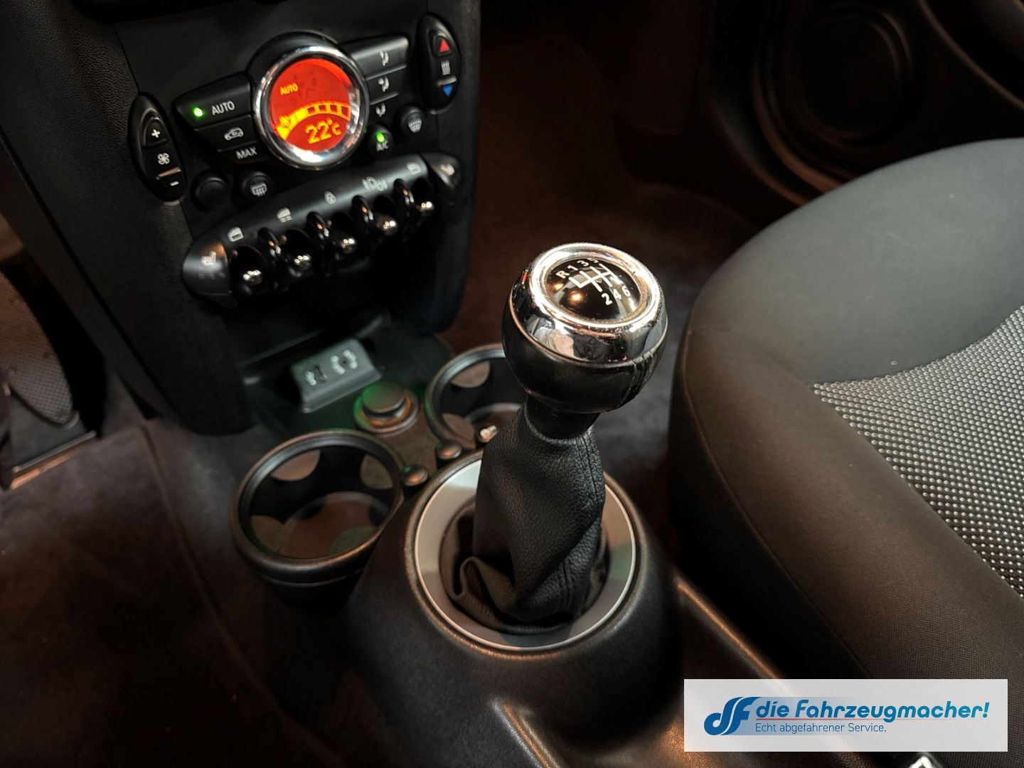 Fahrzeugabbildung MINI One Cabrio El. Verdeck Klimaautom Ambientebeleuc