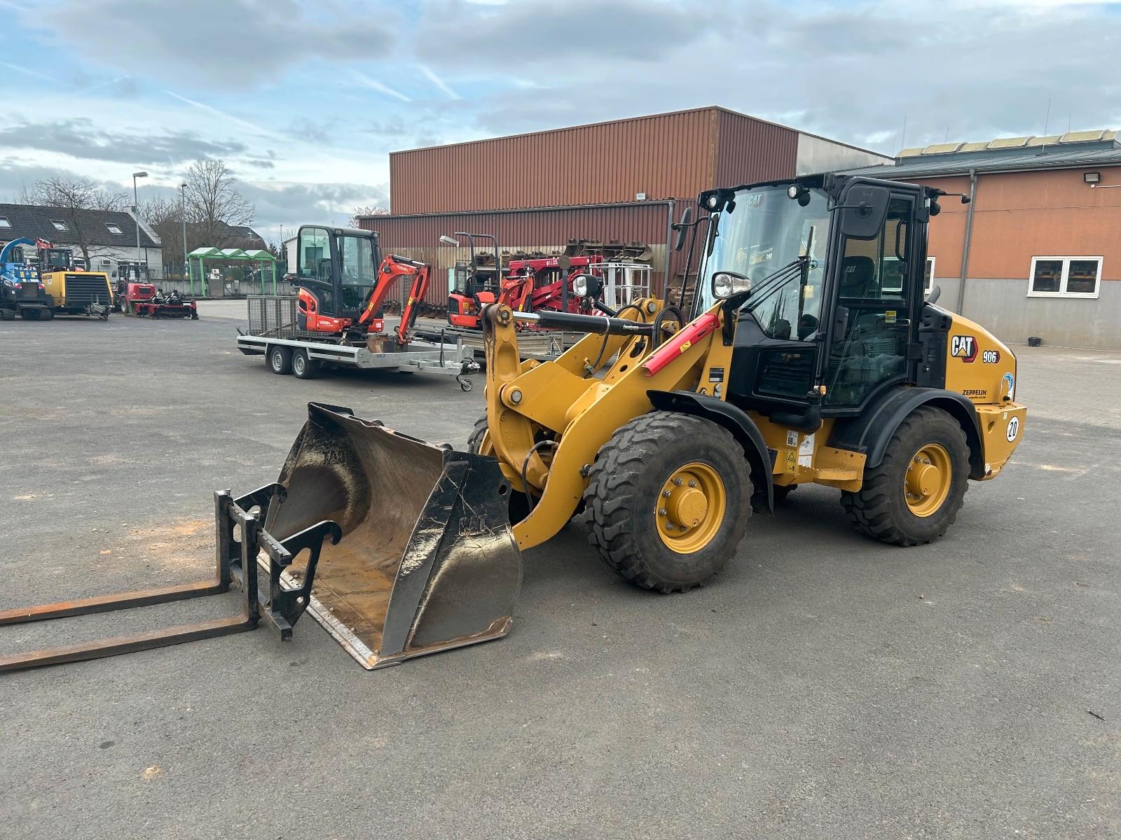 CAT 906 mehrfach verfügbar
