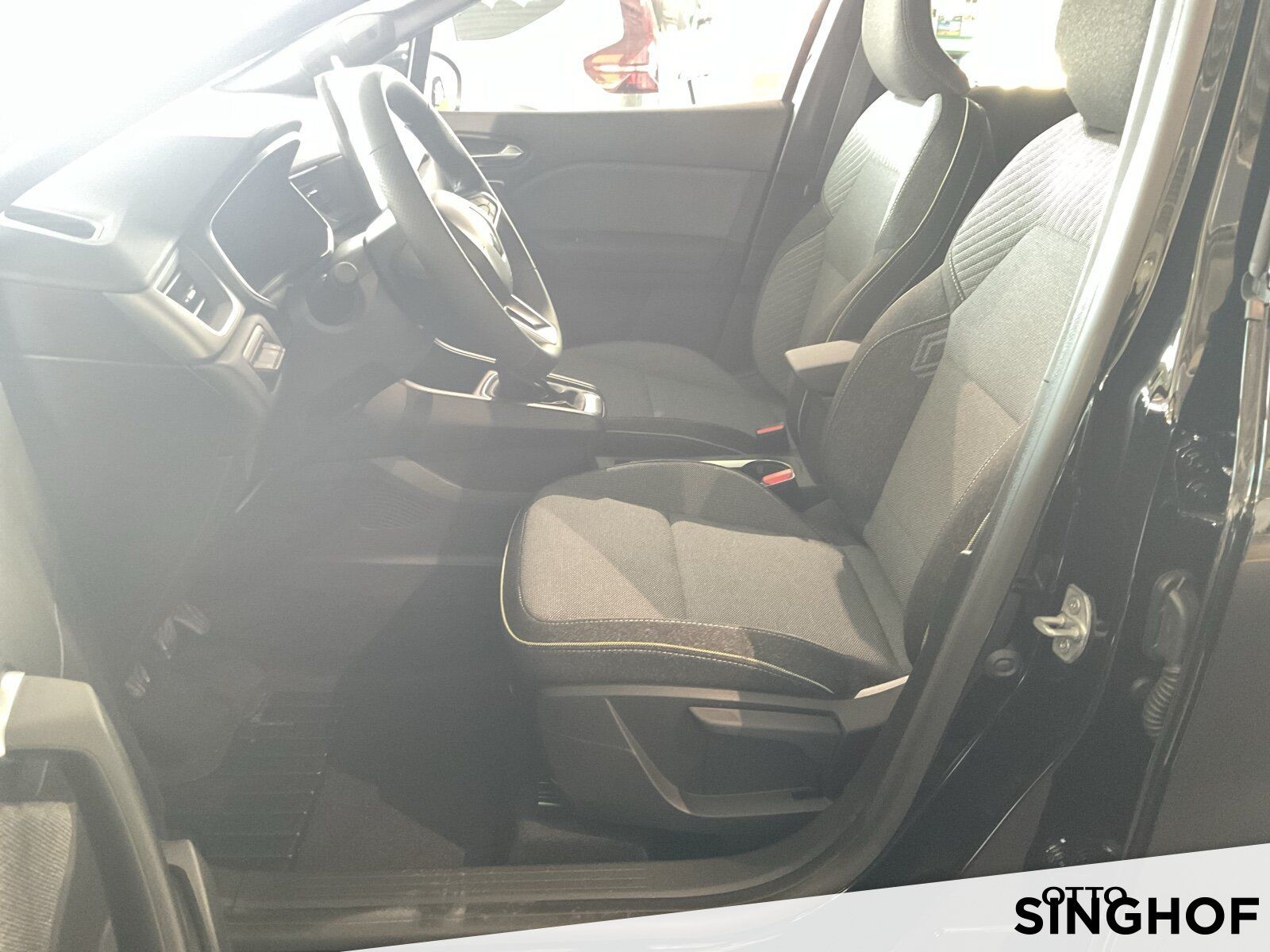 Fahrzeugabbildung Renault Captur Techno Mild Hybrid 140