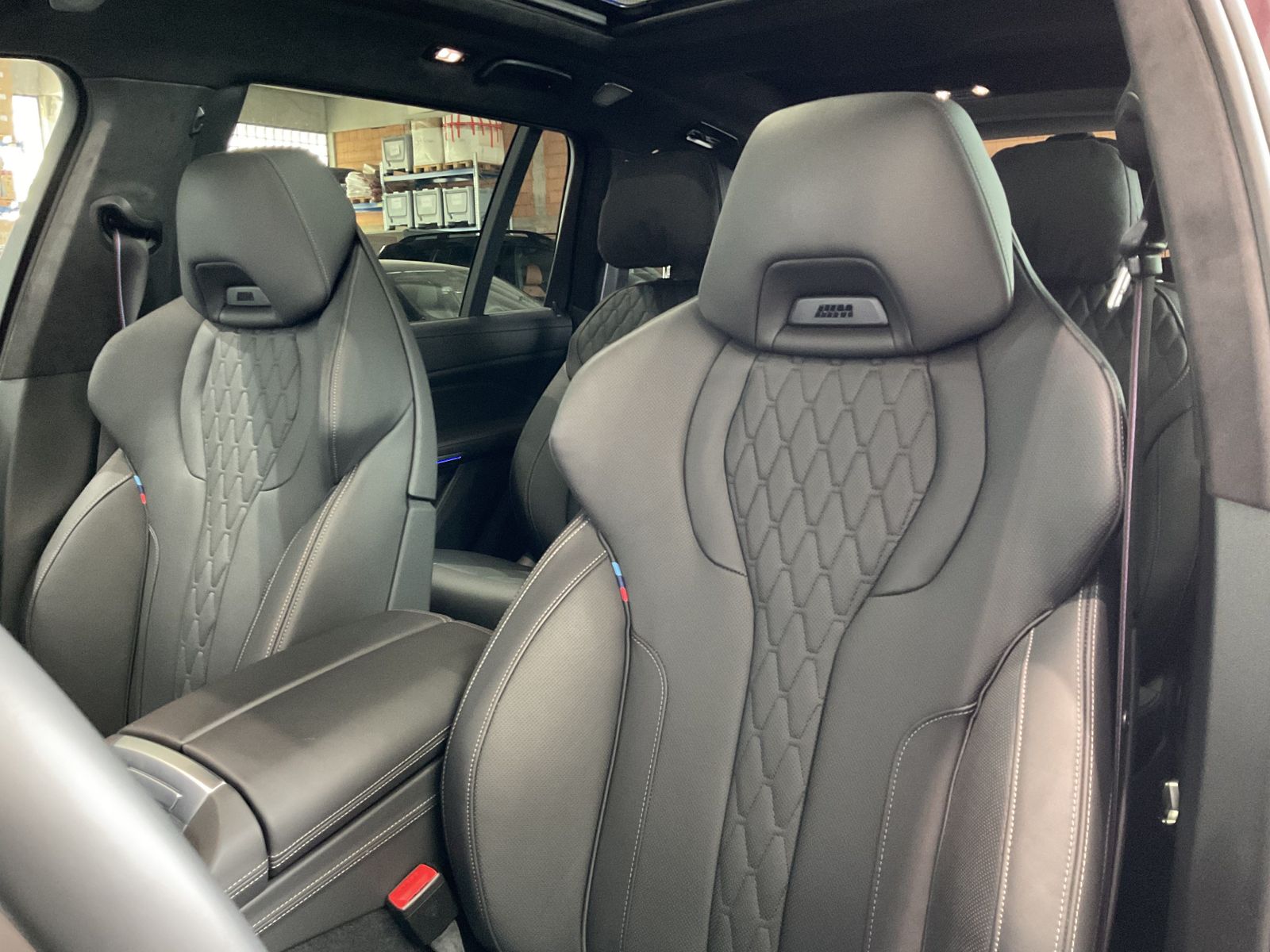 Fahrzeugabbildung BMW X7 M60i Integral-Aktivlenkung, M Sportpaket Pro,