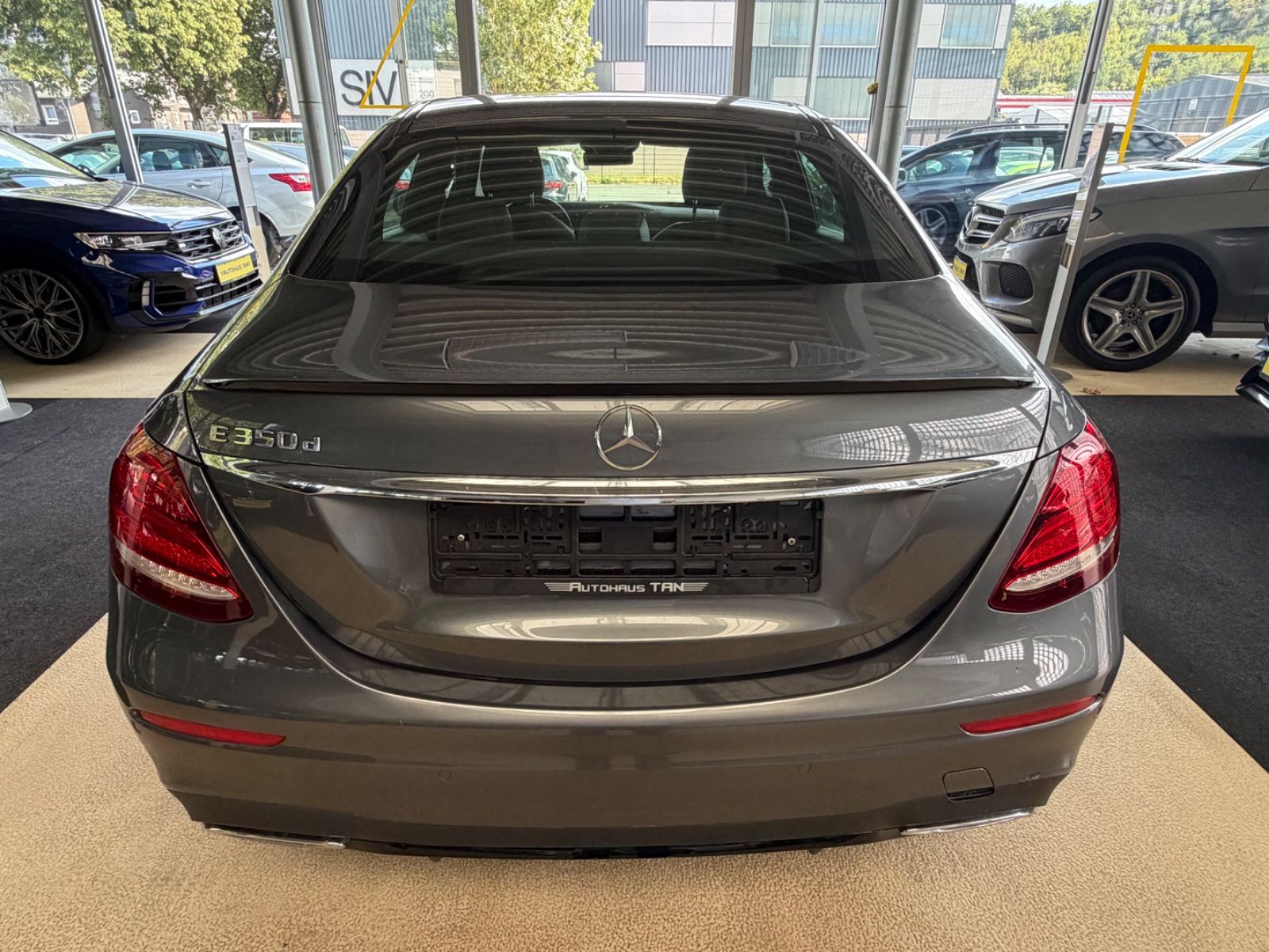 Fahrzeugabbildung Mercedes-Benz E 350 E Limousine*AMG-Line* Digitaltacho