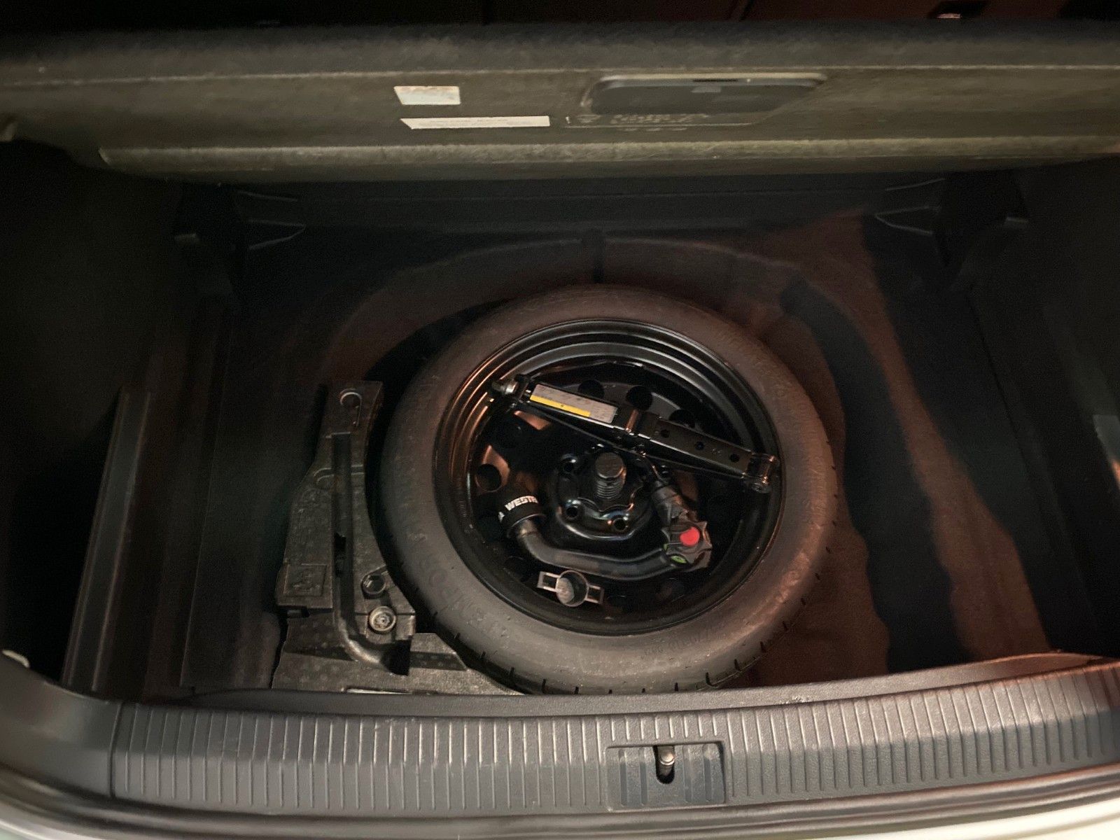 Fahrzeugabbildung Volkswagen Golf Sportsvan 1.2 TSI Trendline+AHK+NAVI+CD+BC+