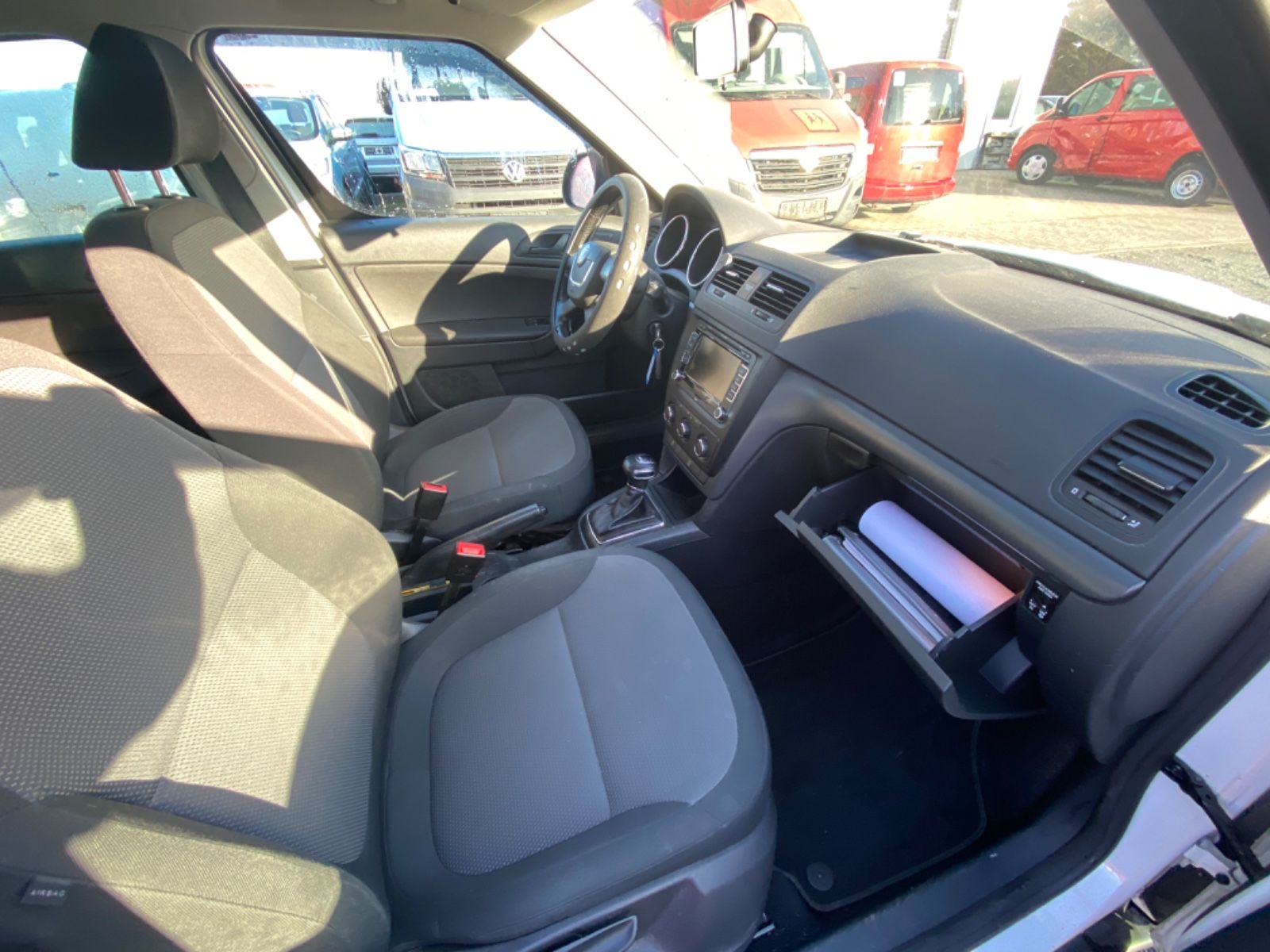 Fahrzeugabbildung SKODA Yeti 1,2TSi *DSG* Export / Händler