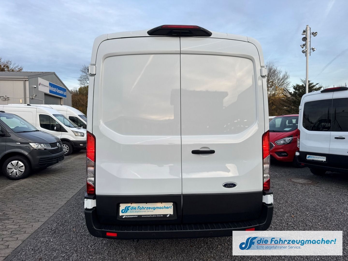 Fahrzeugabbildung Ford Transit Kasten E 350 L3 Trend Navi 360 Kamera AC