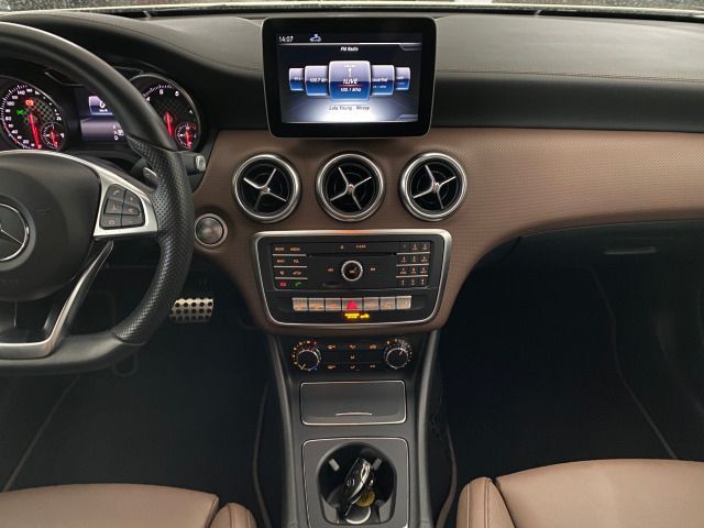 A 220 AMG Line 4Matic NAVI+LEDER+EXKLUSIV