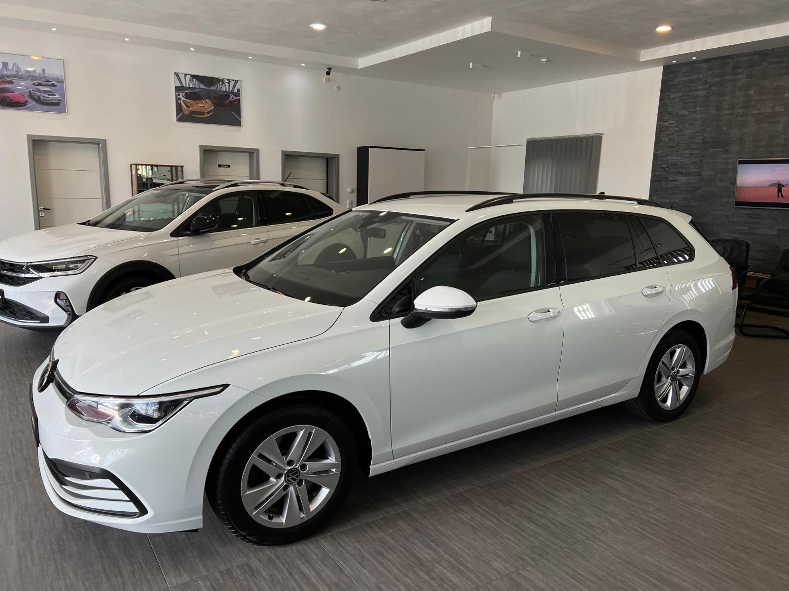 Volkswagen Golf VIII 2.0TDI*DSG*NAV*VIRTUAL*MATR*ACC*DAB*1H