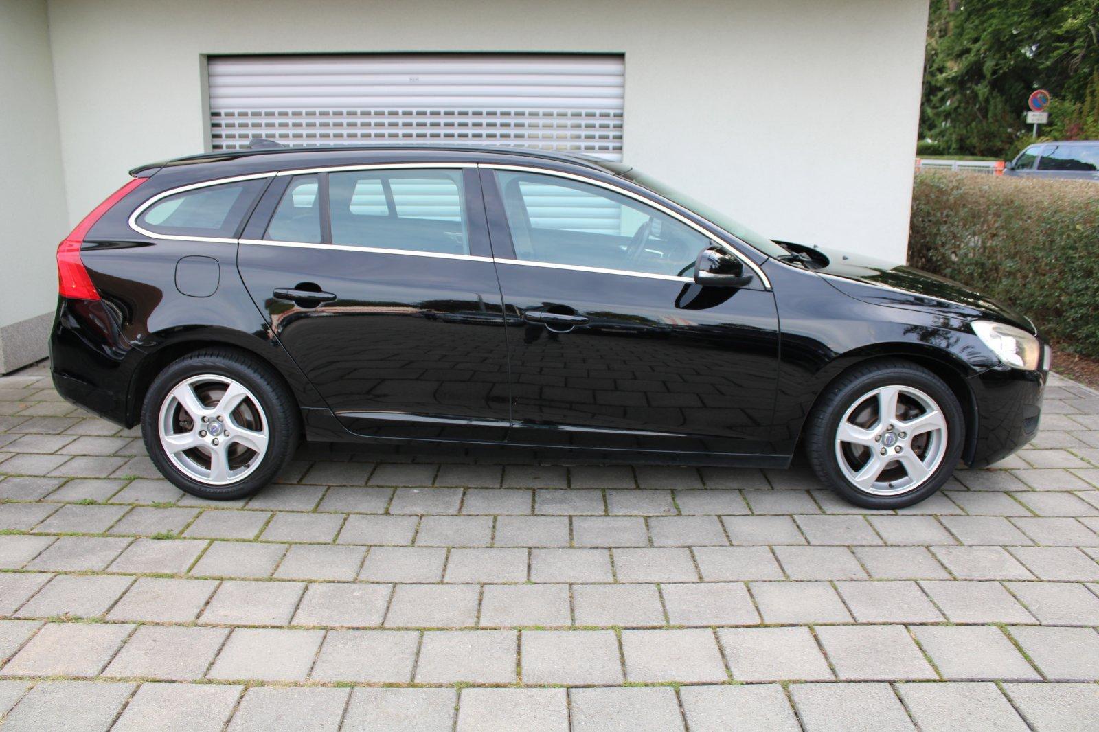 Volvo V60 2011 — photo 13