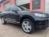 Volkswagen Touareg V6 TDI BMT R-Line - Volkswagen Touareg aus 2010: TDI