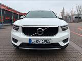 Volvo XC40 T3 Momentum Icy White - Volvo XC40 in Leipzig