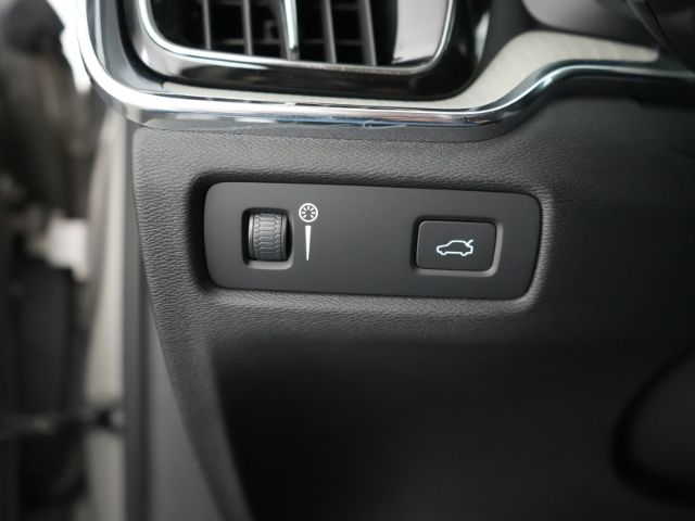 V60 KOMBI INSCRIPTION D AT+AHK+NAVI+LED-SCHEINWE