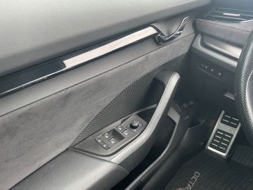 Skoda Octavia Combi 1.4 TSI iV RS First Edition *HUD*