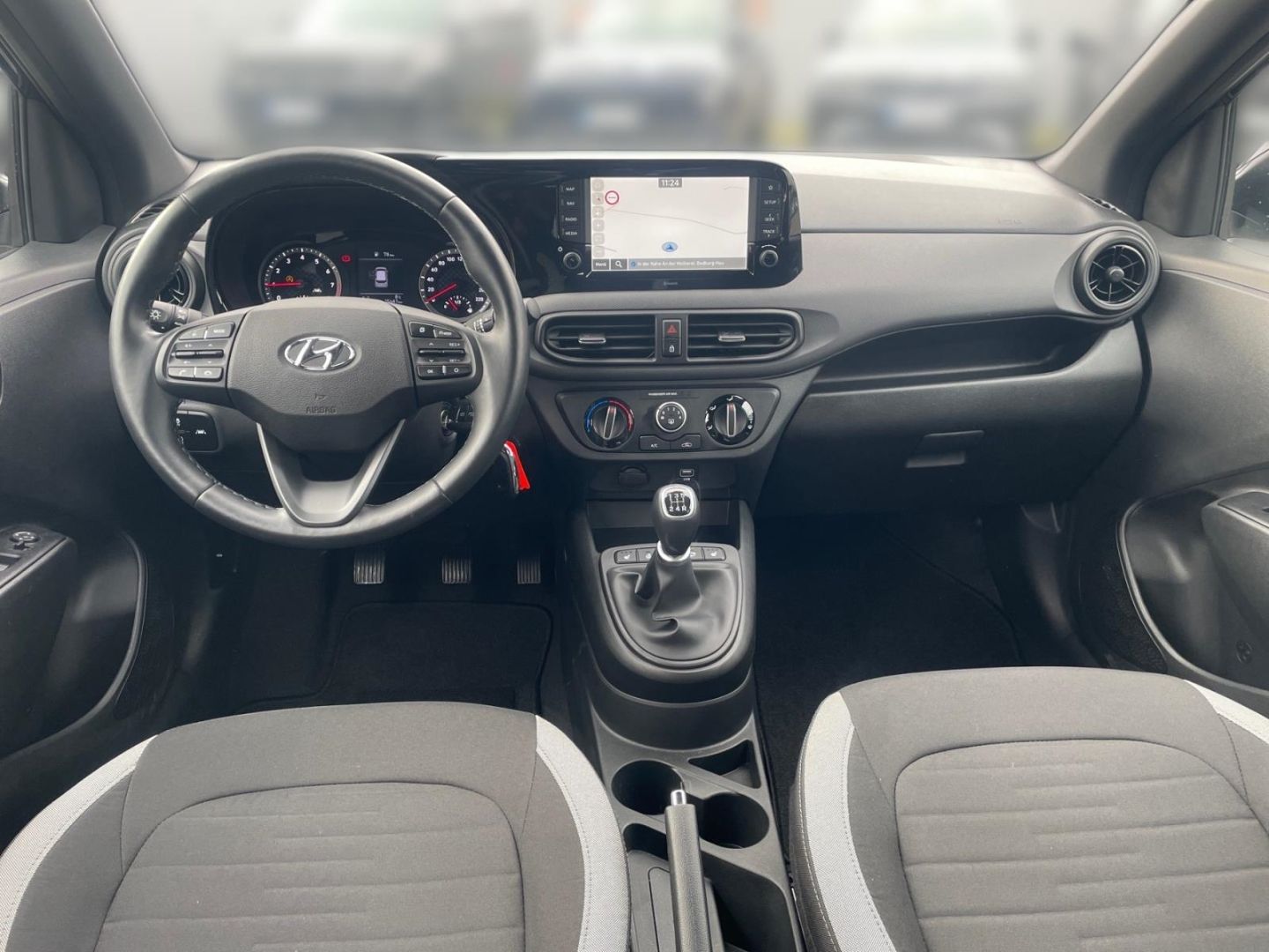 Fahrzeugabbildung Hyundai i10 1.0 Benzin Navigation Kamera Sitzheizung All