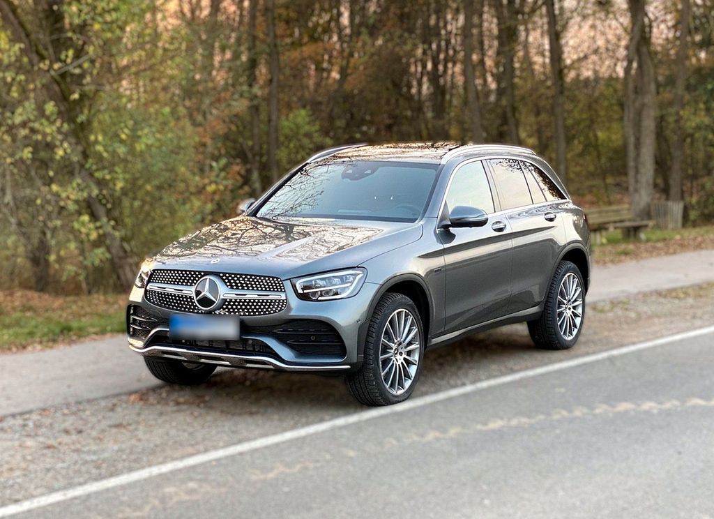Image of Mercedes-Benz GLC 300