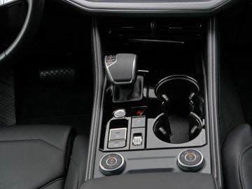 Volkswagen Touareg - 7