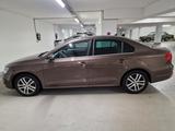 Volkswagen Jetta 1.4 TSI 90 kW Highline - Volkswagen Jetta: 1.9