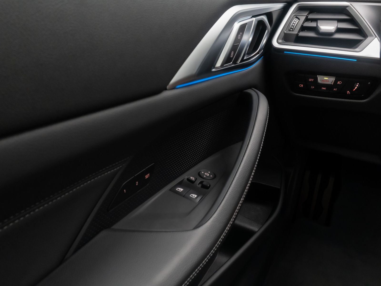 Fahrzeugabbildung BMW M440i xD Coup&eacute; Laser HUD Kamera DAB HiFi Komfort