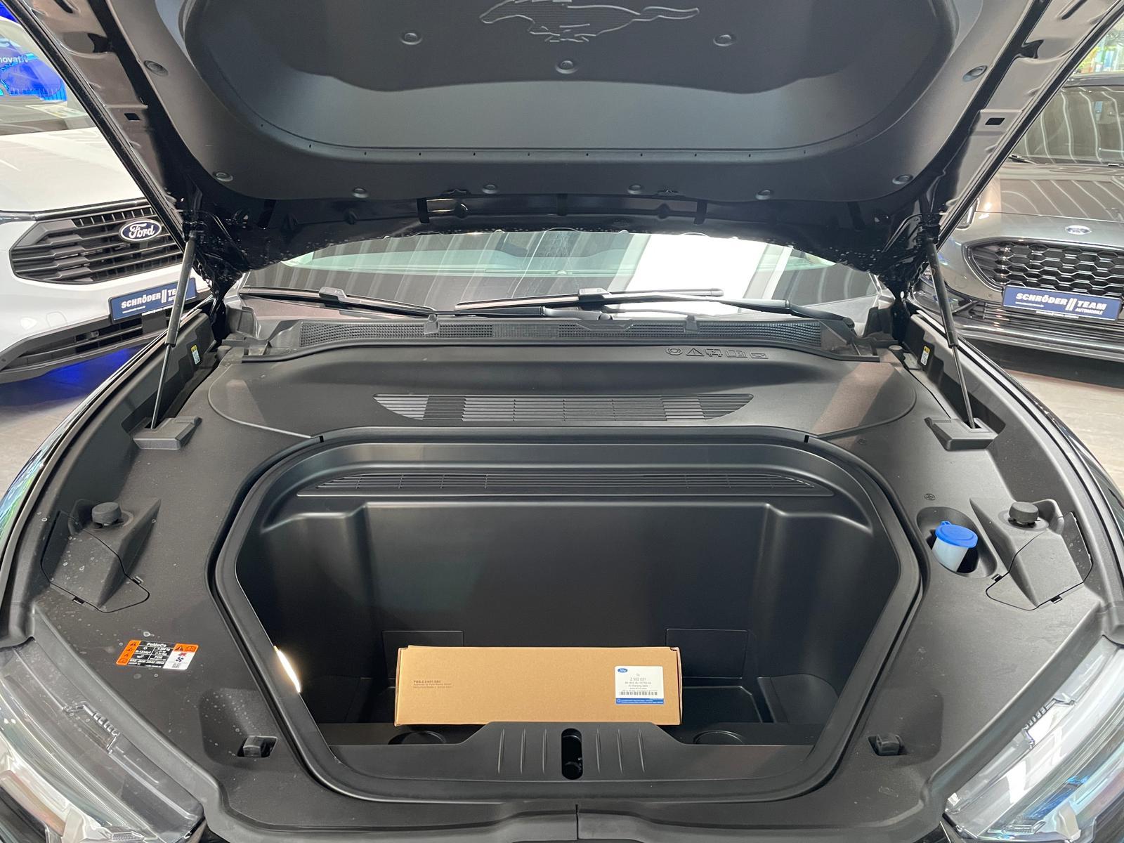 Ford Mach-E Base