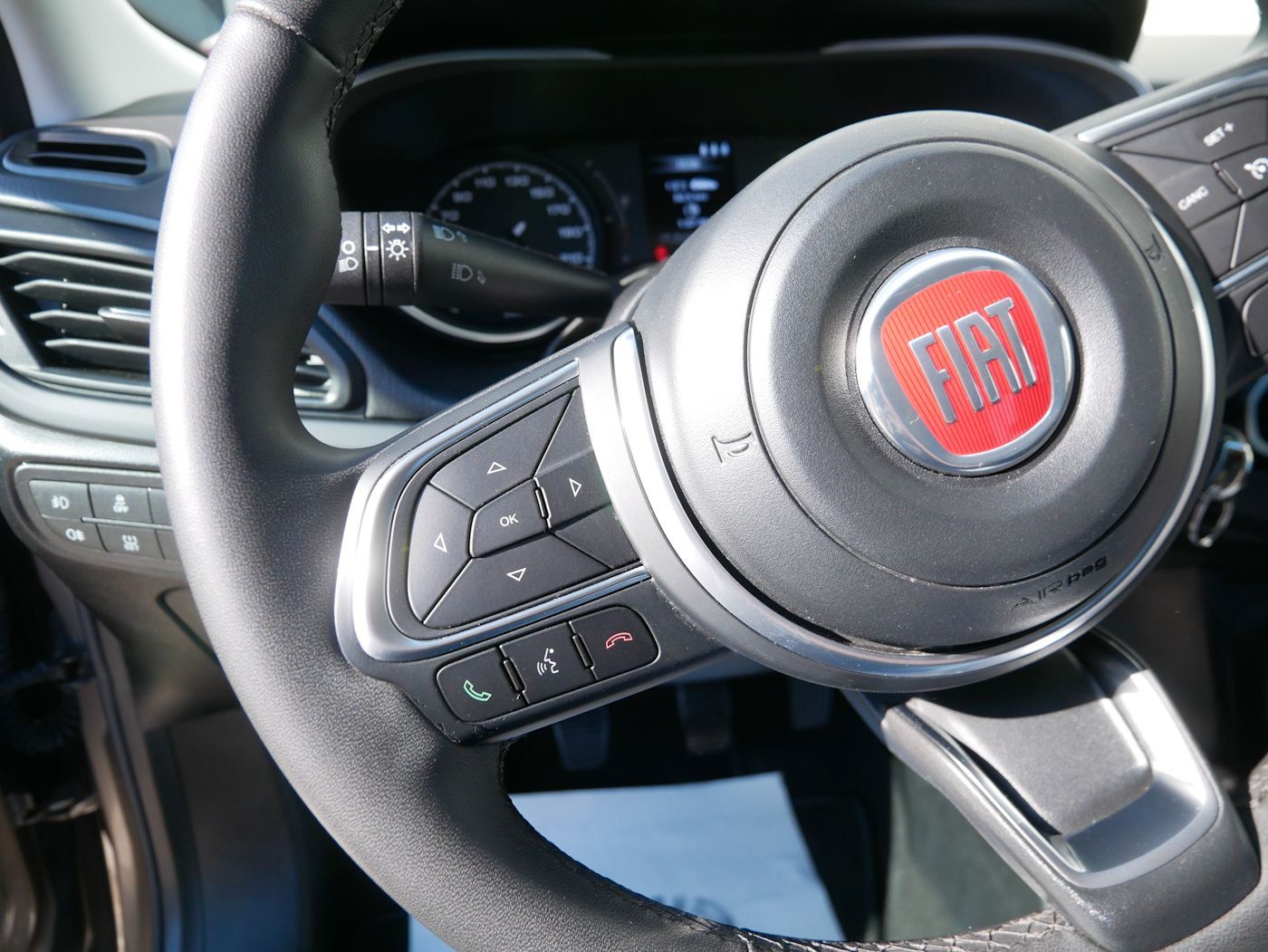 Fahrzeugabbildung Fiat Tipo HB 1.0 City Life Kamera SHZ Klimaautom. ALU