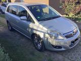 Opel Zafira 1.8 Family Plus 7Sitzer Bi-Xenon SHZ Navi - gebrauchte Opel Zafira aus dem Jahr 2014