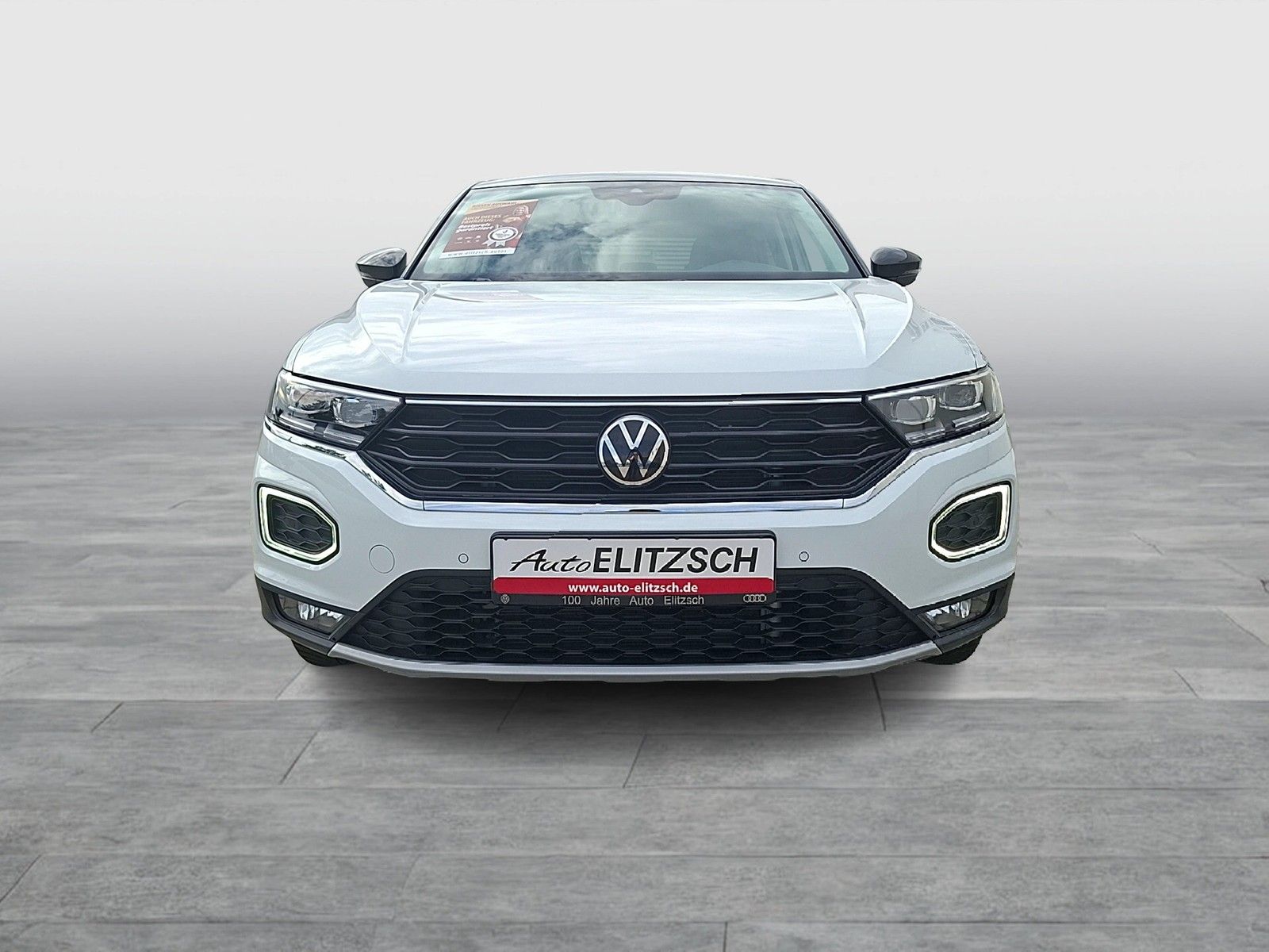 Fahrzeugabbildung Volkswagen T-Roc TSI Style LED AHK Navi AID ACC RFK SHZ