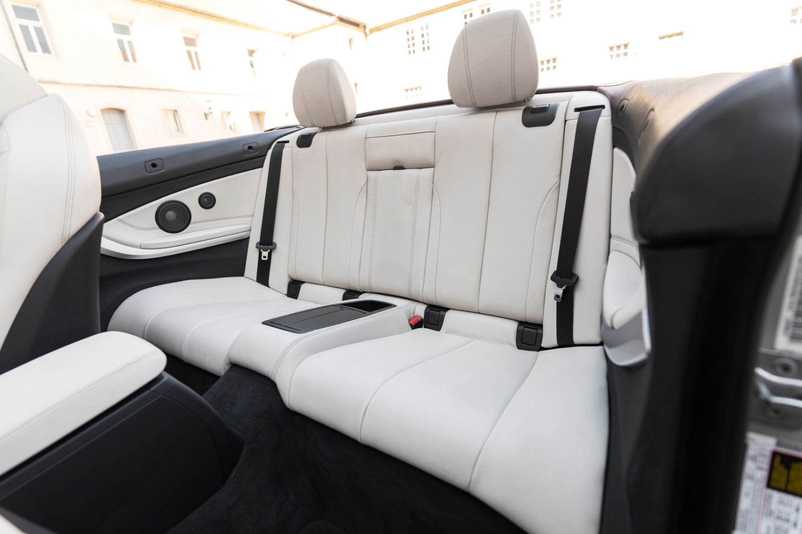 Fahrzeugabbildung BMW 430I Cabrio M-PERFORMANCE HUD H&K KAM CARPLAY