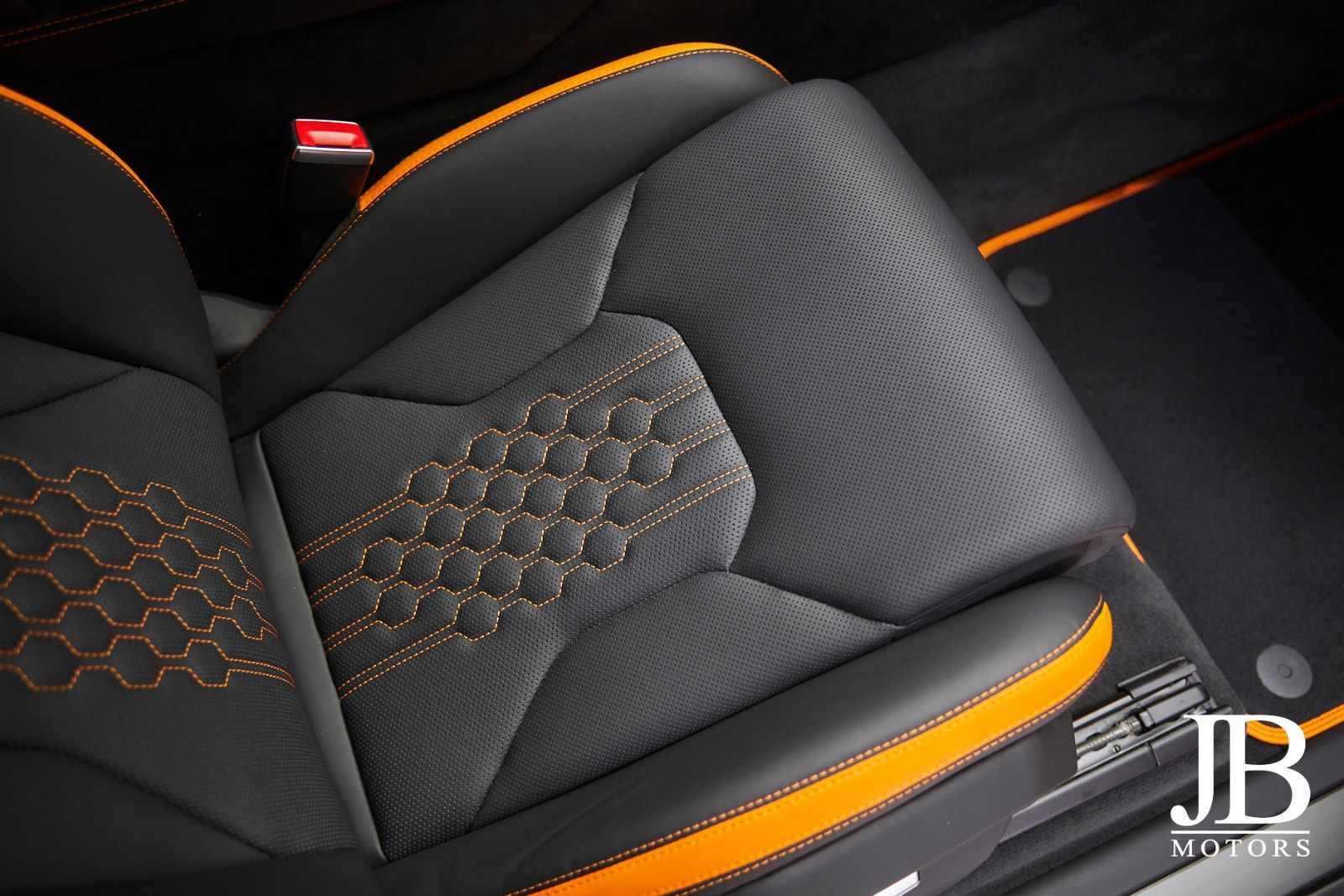 Fahrzeugabbildung Lamborghini Urus Performante Carbon Head-Up Akrapovic