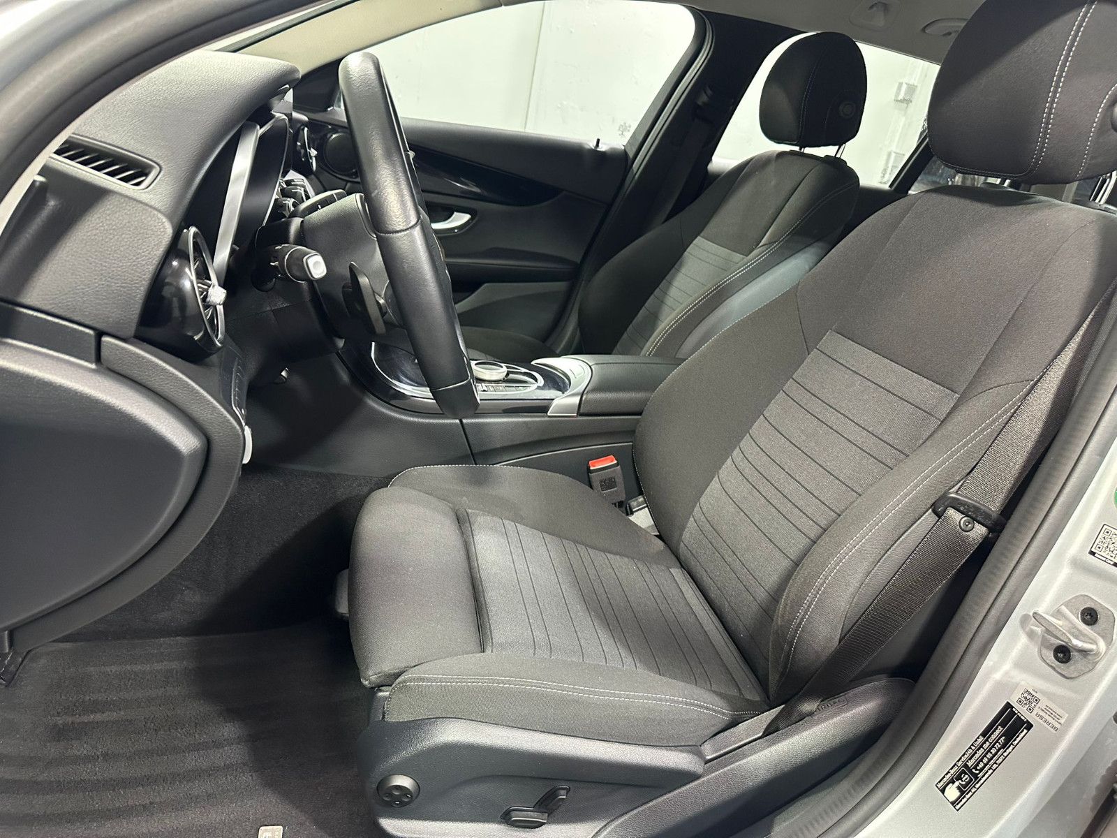 Fahrzeugabbildung Mercedes-Benz C 200 d T*DISTRO*AHK*SPUR*CARPLAY*SH*NAVI*