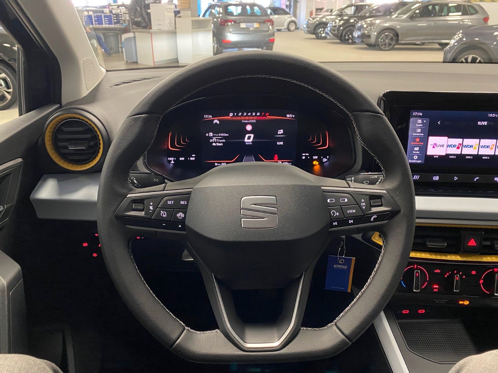 Fahrzeugabbildung SEAT Arona 1.0 TSI STYLE+2030 GARANTIE+Sitzheizung+BC