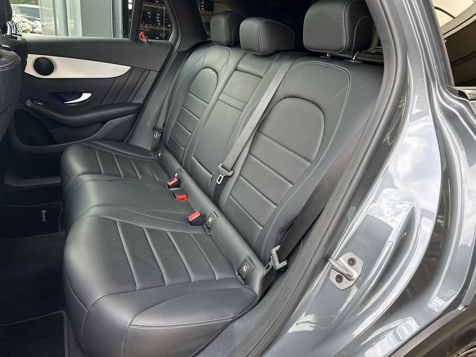 Fahrzeugabbildung Mercedes-Benz GLC 220d 4MATIC AMG Line NAV+LED+ACC+KAMERA+PANO