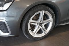 AUDI A4 Limousine 35 TDI S line | MMI Plus | AHK AUDI A4 Limousine 35 TDI S line | MMI Plus | AHK