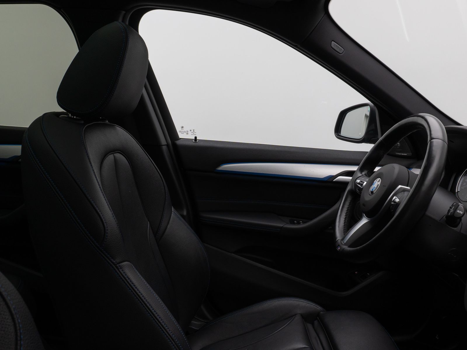 Fahrzeugabbildung BMW X1 xD25e M Sport Panorama Kamera HUD H/K Komfort