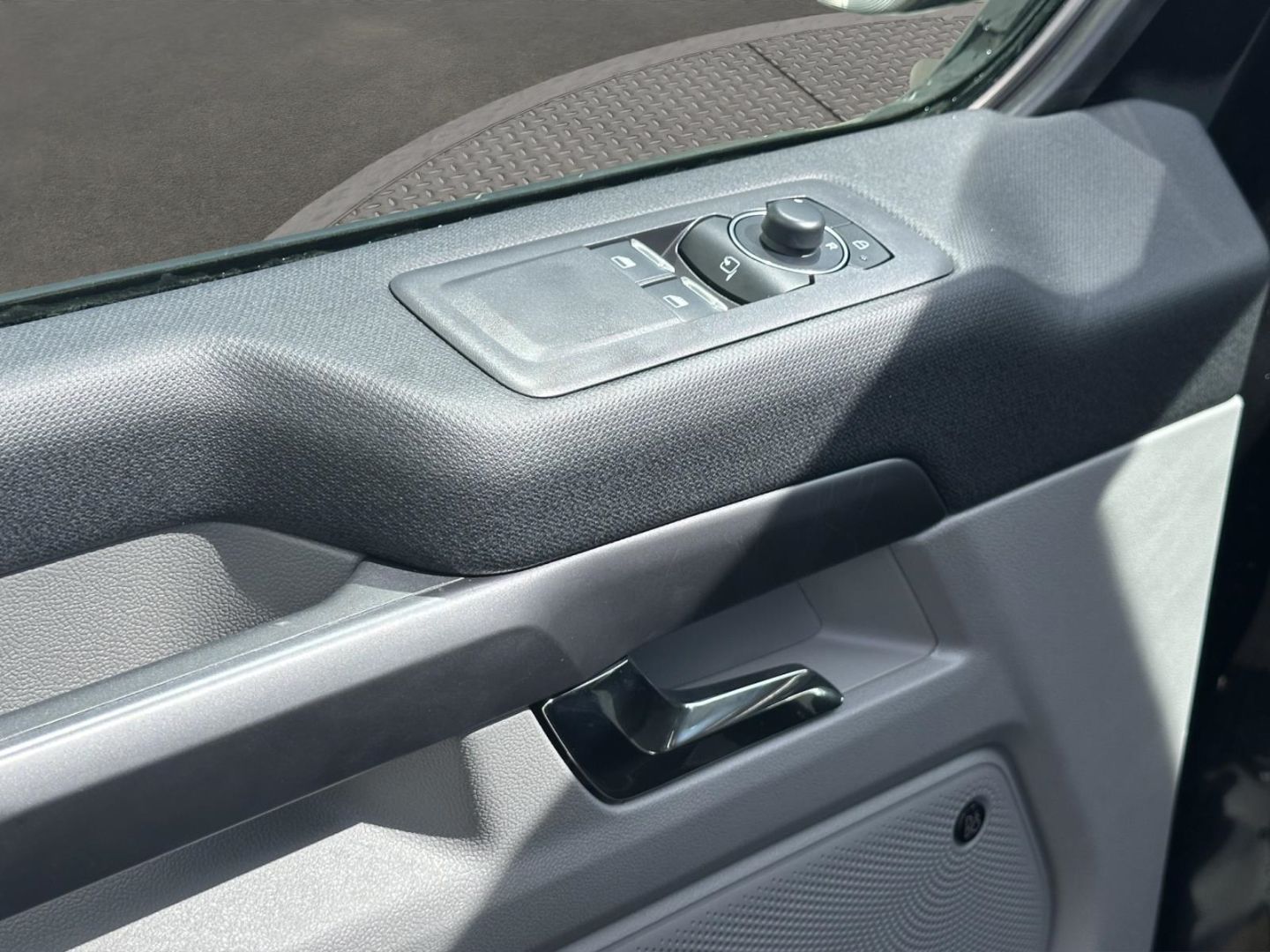 Fahrzeugabbildung Ford Tourneo Custom Bus 320 L1 Titanium FWD Titanium