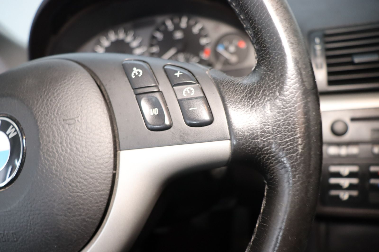 Fahrzeugabbildung BMW 320 i * Xenon * Leder * Sitzhzg. PDC