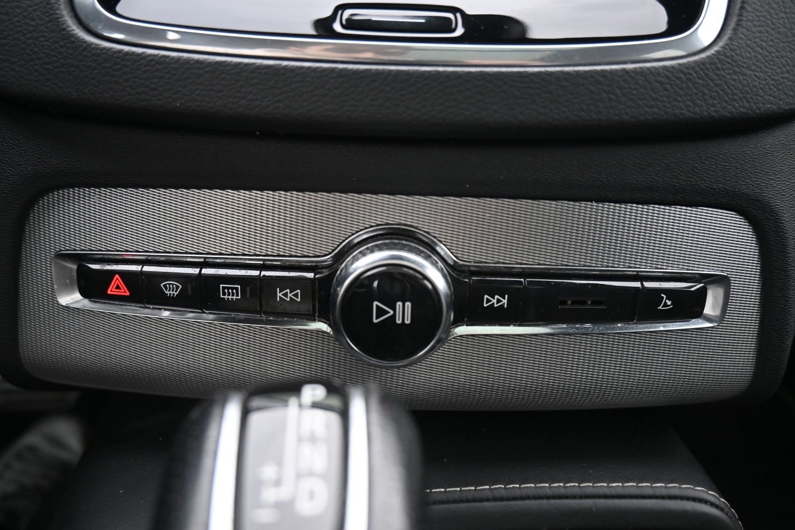 Fahrzeugabbildung Volvo XC90 D5 AWD*R Design*LUFT*PANO*7Si*LED