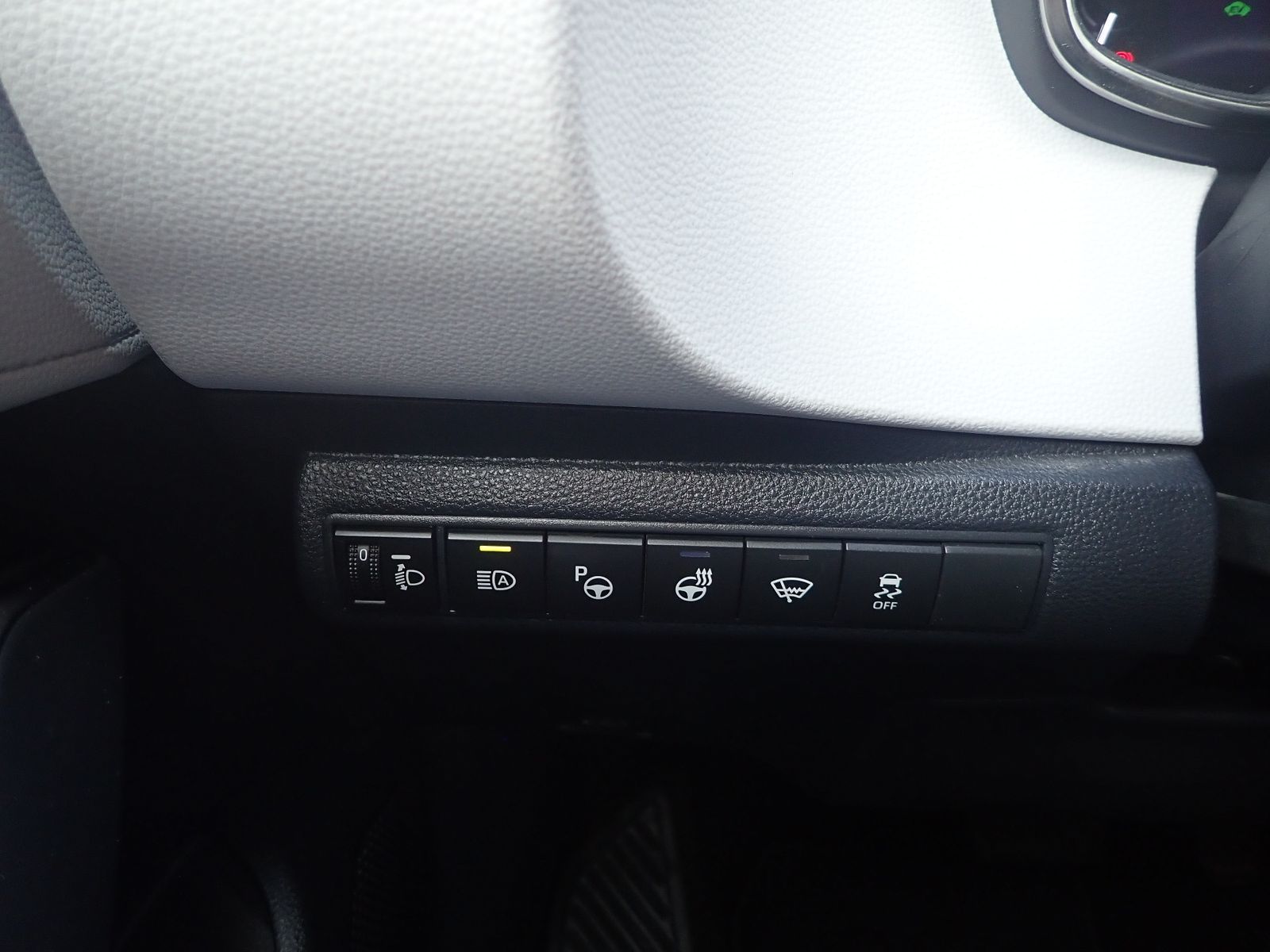 Fahrzeugabbildung Toyota Corolla TS 2.0 Hybrid Team D, AHK