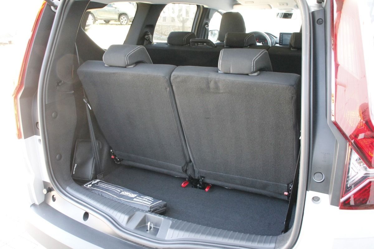 Fahrzeugabbildung Dacia Jogger Expression TCe 110 7-Sitzer