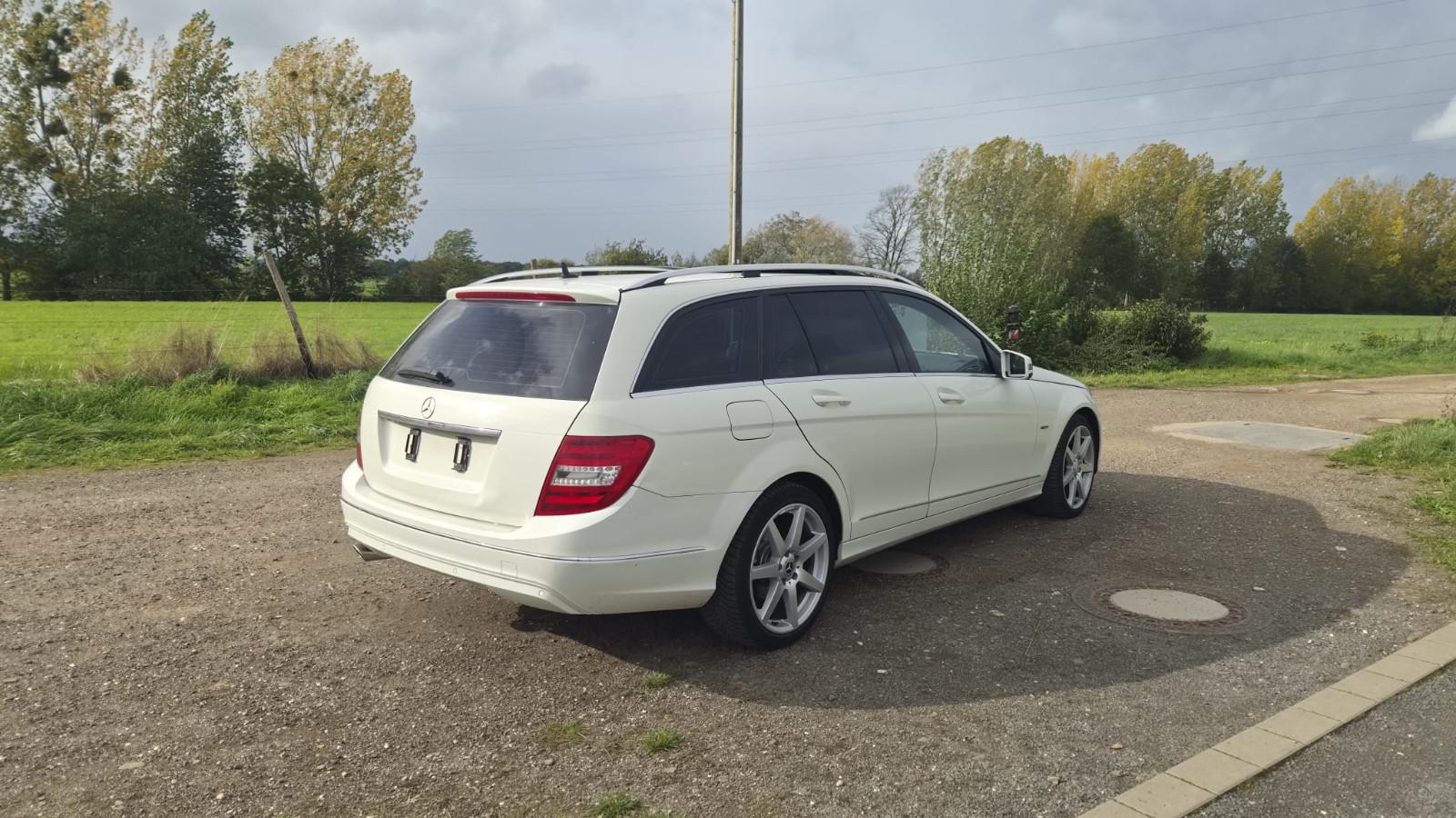 Mercedes-Benz C200 2011 — photo 6